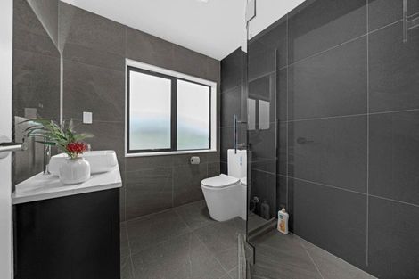 Photo of property in 2a Ballyalton Crescent, Flat Bush, Auckland, 2019