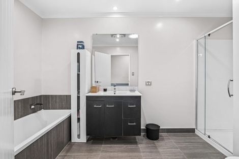 Photo of property in 14b Dida Park Drive, Kumeu, 0810