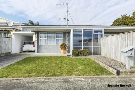 Photo of property in 16 Carow Street, Palmerston North, 4410