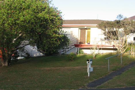 Photo of property in 2/8 Northwick Place, Hillcrest, Auckland, 0627