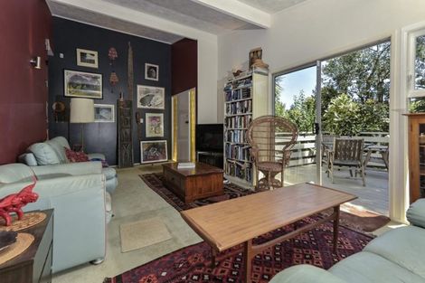 Photo of property in 71 Crawford Avenue, Mangere Bridge, Auckland, 2022