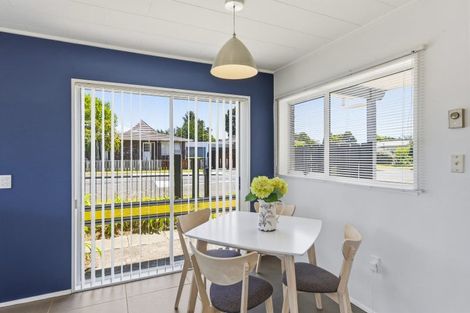Photo of property in 2 Cypress Grove, Paraparaumu, 5032