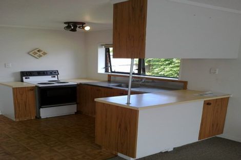 Photo of property in 2/69 Orams Road, Hillpark, Auckland, 2102