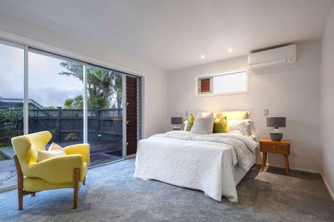 Photo of property in 86 Parr Terrace, Castor Bay, Auckland, 0620