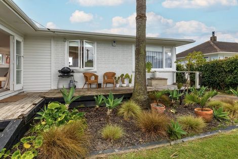 Photo of property in 79 Farquhar Road, Glendene, Auckland, 0602