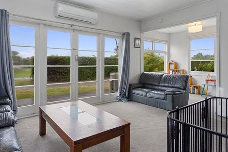 Photo of property in 4 Rotten Row, Waikuku Beach, 7473