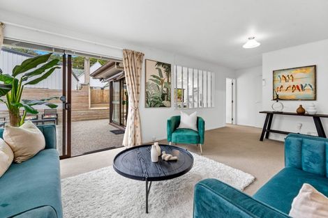 Photo of property in 15 Charles Prevost Drive, The Gardens, Auckland, 2105