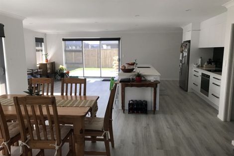 Photo of property in 37 Piata Street, Papamoa Beach, Papamoa, 3118