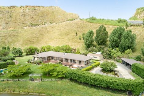 Photo of property in 11 Mangakuri Road, Kairakau, Havelock North, 4295