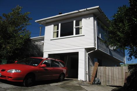 Photo of property in 4 Westleigh Way, Newlands, Wellington, 6037