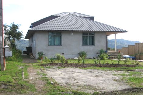 Photo of property in 1 Lookout Drive, Laingholm, Auckland, 0604