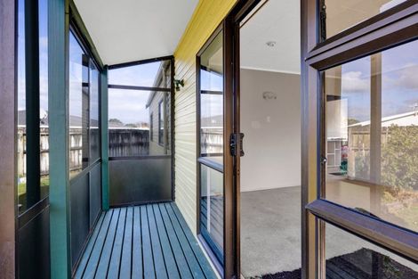 Photo of property in 27 Tiverton Crescent, Whalers Gate, New Plymouth, 4310