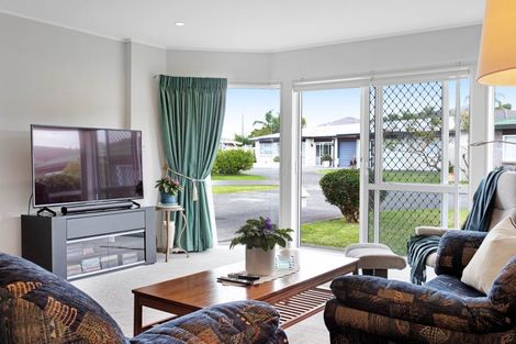 Photo of property in 96b Lakeside Drive, Orewa, 0931