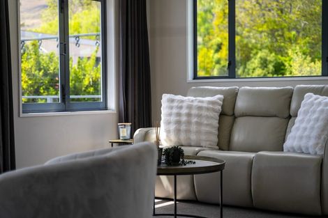 Photo of property in 17 Kent Street, Kingston, Athol, 9793