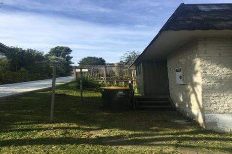 Photo of property in 1/3 Tusac Place, Totara Vale, Auckland, 0627