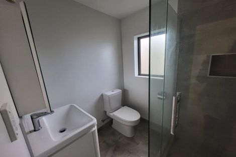 Photo of property in 12 Mallard Place, Unsworth Heights, Auckland, 0632