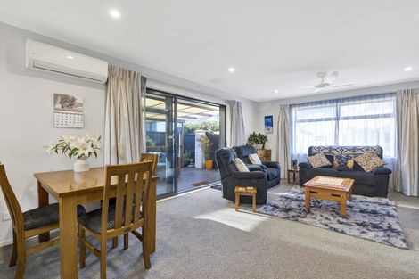 Photo of property in 6 Highgate Drive, Rangiora, 7400