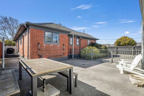 Photo of property in 121 Selwyn Street, Somerfield, Christchurch, 8024