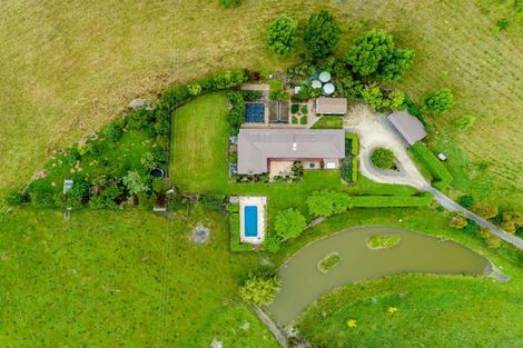 Photo of property in 11 Mangakuri Road, Kairakau, Havelock North, 4295