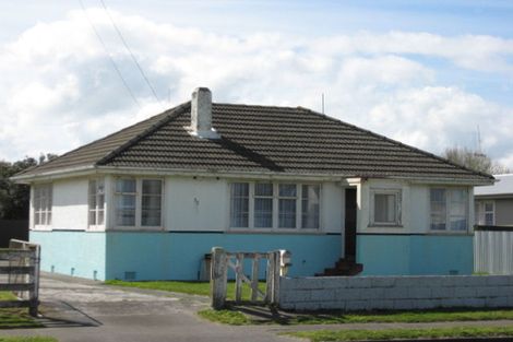 Photo of property in 32 Cornfoot Street, Castlecliff, Whanganui, 4501