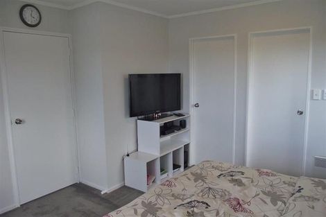 Photo of property in 10 Mcclintock Road, Massey, Auckland, 0614