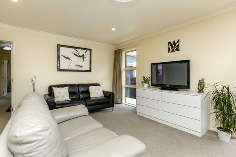 Photo of property in 12 Ropiha Street, Fitzroy, New Plymouth, 4312