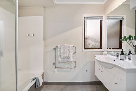 Photo of property in 3/25 Heathcote Road, Castor Bay, Auckland, 0620