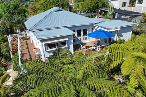 Photo of property in 84 Moncks Spur Road, Redcliffs, Christchurch, 8081