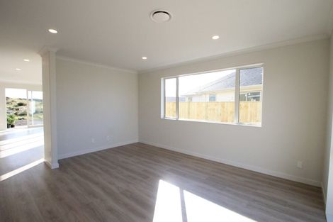 Photo of property in 13 Maka Terrace, Orewa, 0931