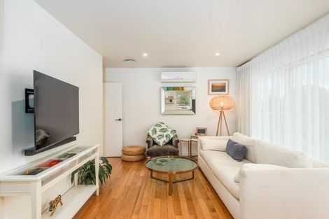 Photo of property in 24 Robinson Street, Cambridge, 3434