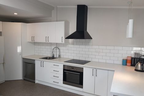 Photo of property in 7a Countess Close, Maupuia, Wellington, 6022