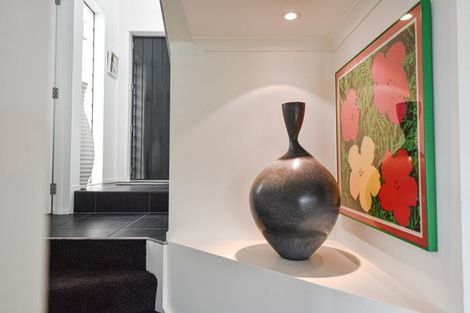 Photo of property in 24 Tupara Crescent, Kawaha Point, Rotorua, 3010