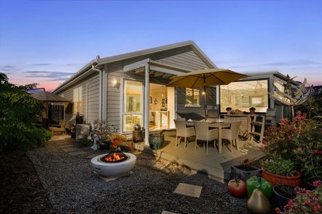 Photo of property in 39 Seagrass Place, Otaki Beach, Otaki, 5512