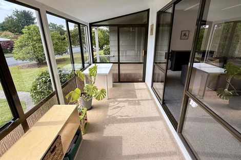 Photo of property in 10 Campbell Place, Pukehangi, Rotorua, 3015