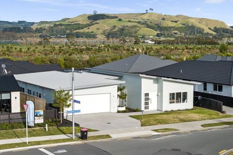 Photo of property in 90 Dunkeld Drive, Papamoa, 3118