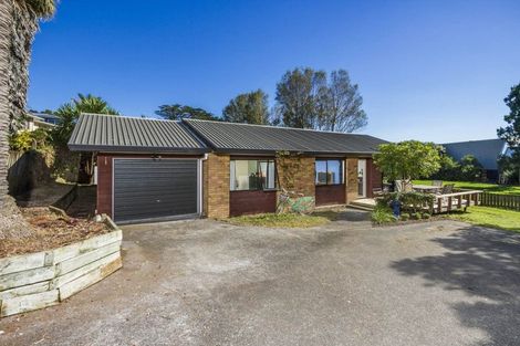 Photo of property in 2/238 Sunset Road, Windsor Park, Auckland, 0632