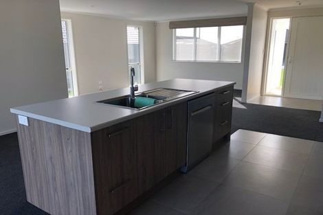 Photo of property in 31 Pioneer Crescent, Omokoroa, 3114