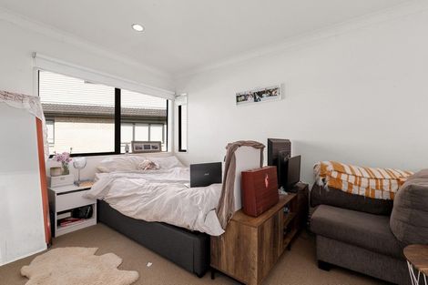 Photo of property in 25 Trotting Terrace, Fairview Heights, Auckland, 0632