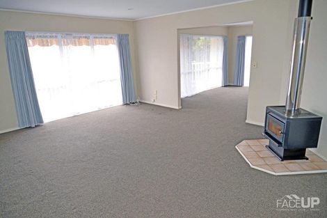 Photo of property in 107 Marina View Drive, West Harbour, Auckland, 0618