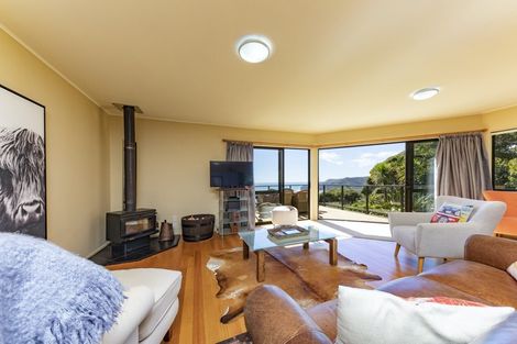 Photo of property in 85 Piha Road, Piha, New Lynn, 0772