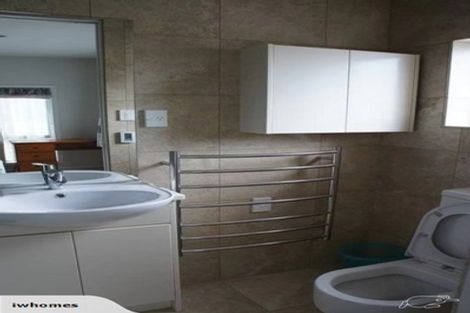 Photo of property in 86 Tiriwa Drive, Massey, Auckland, 0614