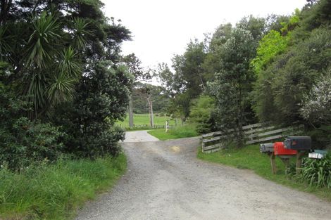 Photo of property in 191 Valley Road, Waimauku, 0881