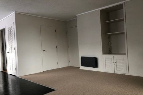 Photo of property in 1/27 Aeroview Drive, Beach Haven, Auckland, 0626