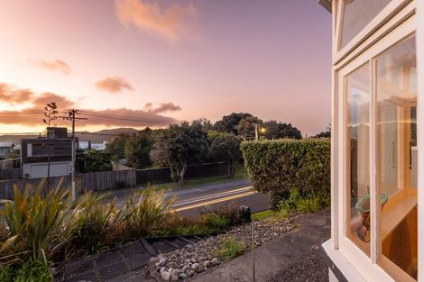 Photo of property in 48 Manly Street, Paraparaumu Beach, Paraparaumu, 5032