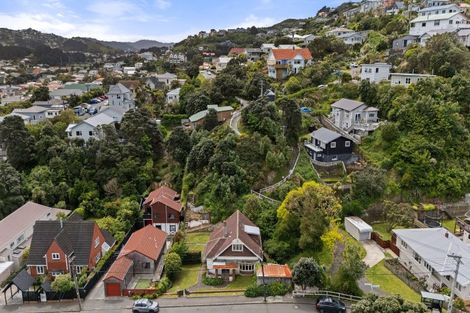Photo of property in 2 Mersey Street, Island Bay, Wellington, 6023