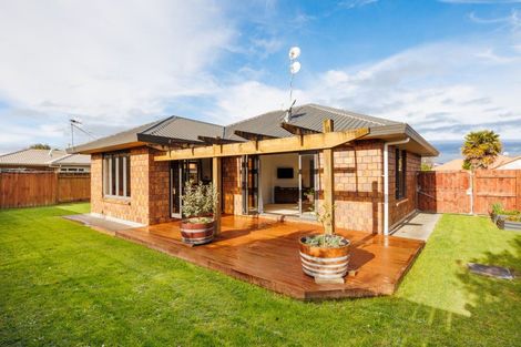Photo of property in 34 Meridian Grove, Kelvin Grove, Palmerston North, 4414