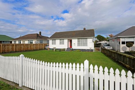 Photo of property in 281 South Road, Hawera, 4610