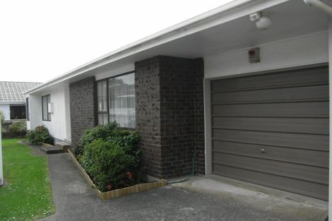 Photo of property in 30a Oxford Street, Tawa, Wellington, 5028