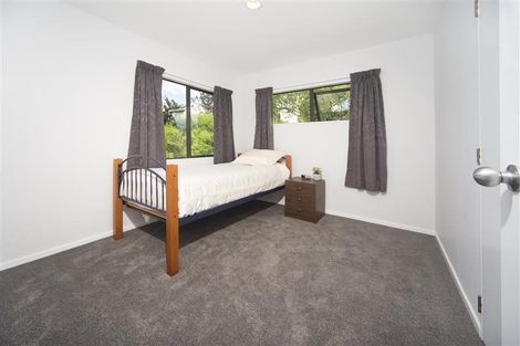 Photo of property in 2/8 Fuchsia Place, Birkdale, Auckland, 0626