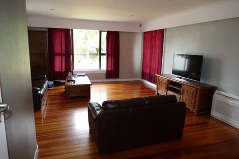 Photo of property in 23 Tobruk Crescent, Milford, Auckland, 0620